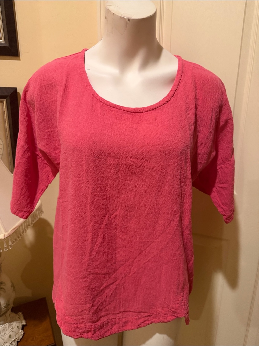 Oh My Gauze! Coral Pink Scoop Neck Short Sleeve Tunic. Size 1/small